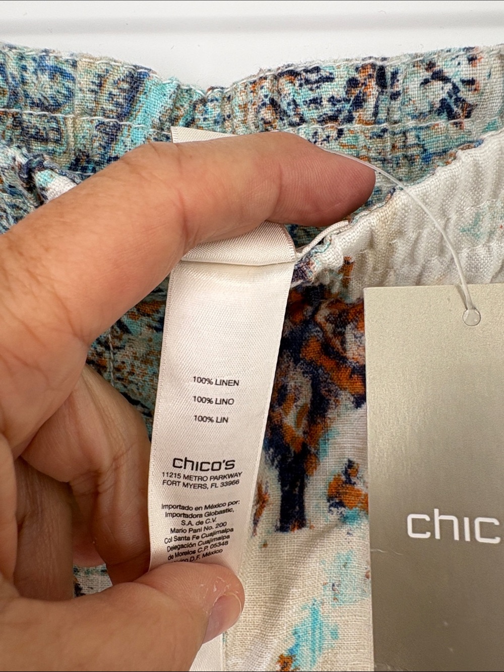 🐩 nwt Chico's linen Cream wide leg Pants with Blue and Orange Paisley print - Picture 3 of 5